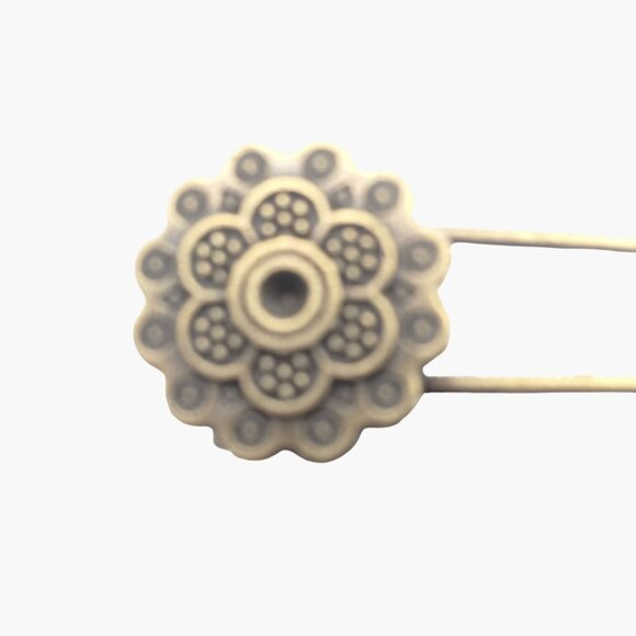 Flower Safety Pin Daisy Charm Holder Skirt Pin Brooch Crafting - Picture 3 of 5